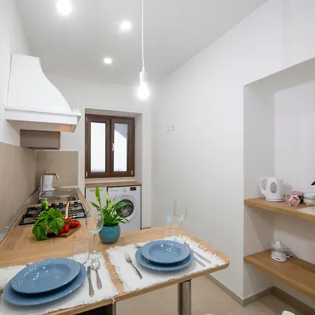 Rosa Maison * Agerola